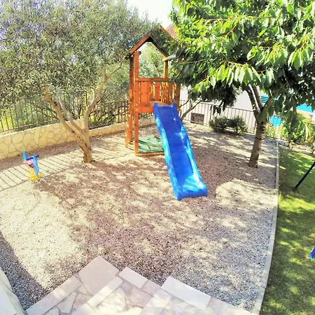 Apartment Erdgeschosswohnung Mit Viel Komfort Und Terrasse Trogir