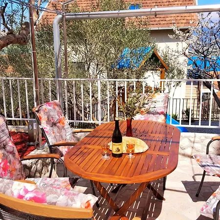 Apartment Erdgeschosswohnung Mit Viel Komfort Und Terrasse Trogir