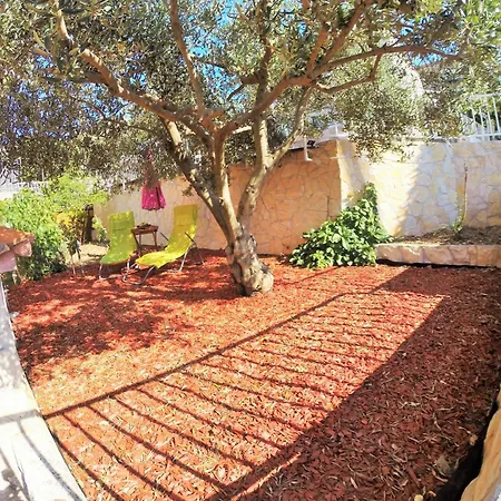 Erdgeschosswohnung Mit Viel Komfort Und Terrasse Apartment