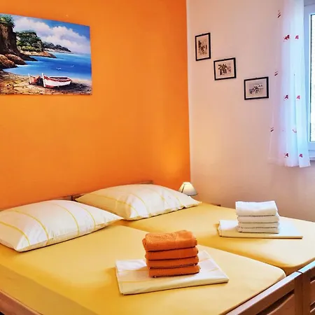 Erdgeschosswohnung Mit Viel Komfort Und Terrasse Apartment Trogir
