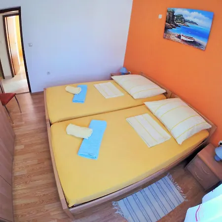 Erdgeschosswohnung Mit Viel Komfort Und Terrasse Trogir