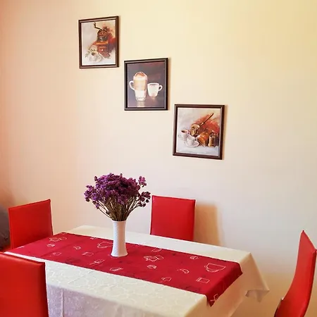 Erdgeschosswohnung Mit Viel Komfort Und Terrasse Apartamento *