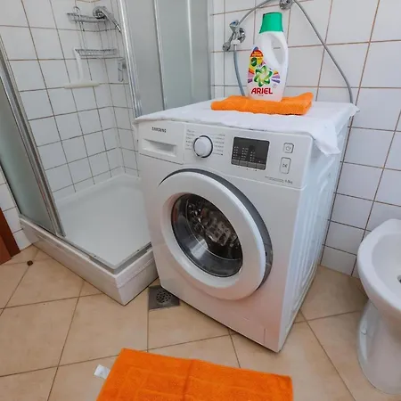 Erdgeschosswohnung Mit Viel Komfort Und Terrasse *