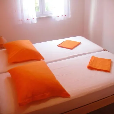Erdgeschosswohnung Mit Viel Komfort Und Terrasse Trogir