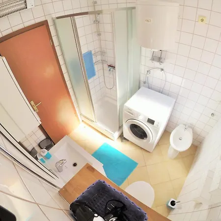 Erdgeschosswohnung Mit Viel Komfort Und Terrasse Apartment